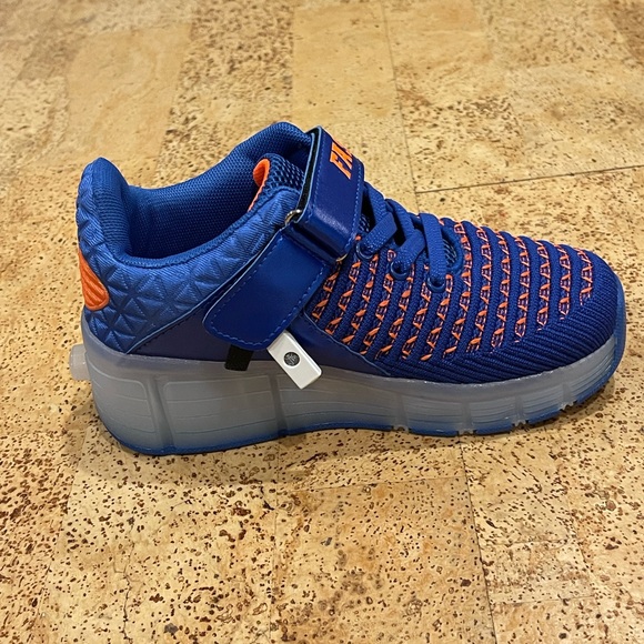 SDSPEED 7 Colors LED Kids Roller Skate Shoes with Single Wheel Shoes SZ 34/ 2,5 - Picture 4 of 16